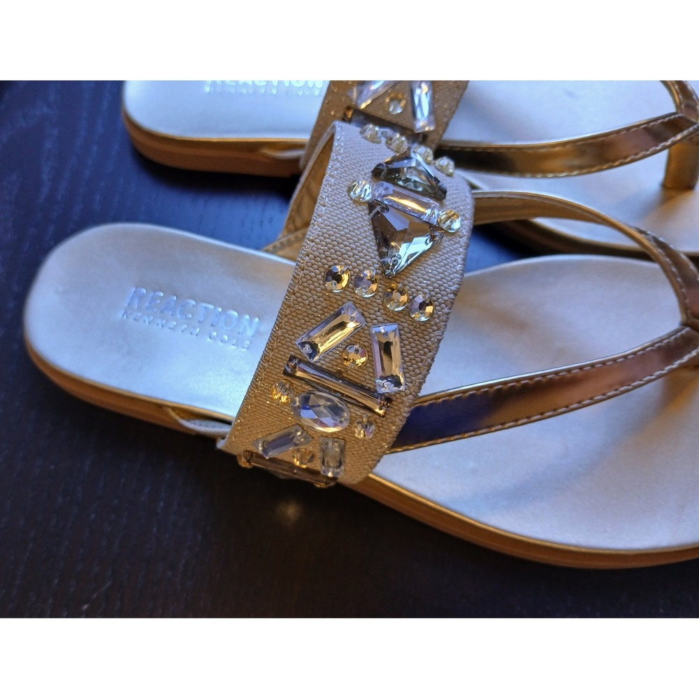 Kenneth Cole Reaction Winni Soft Gold Crystal Thong Flat Sandals Women 7 NEW - Picture 5 of 12